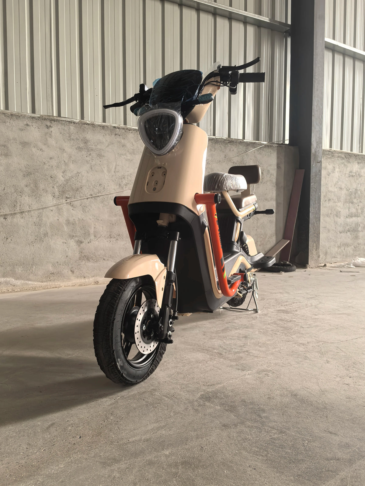 Electric City Bike Scooter Front Disc Brake Long Range Hot Sale Big Power-assisted Bicycle  for Adults
